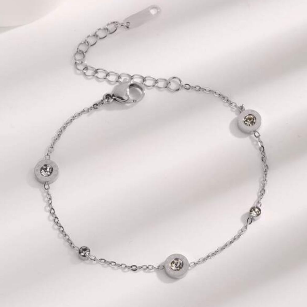 Elegant Silver Bracelet with Crystal Accents - Picture 1 of 1